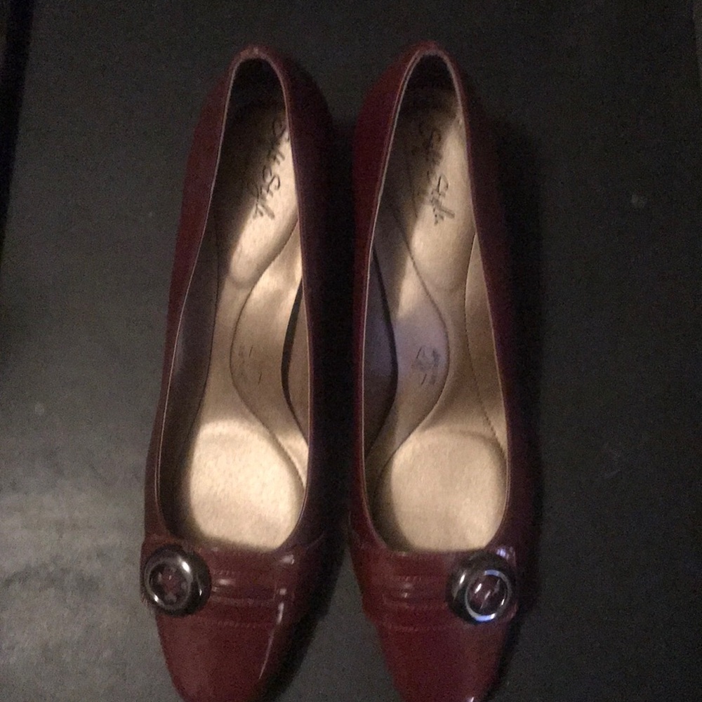 Hush Puppies (Soft Style) Burgundy Heels Size 11
